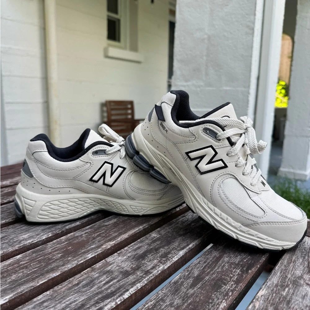 NEW BALANCE 2002R BIG KID 'TIMBERWOLF BLACK' Size 4.5